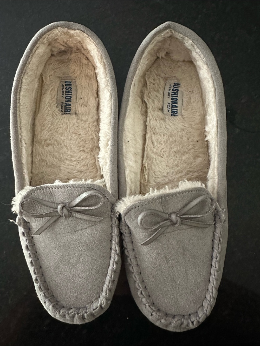 Cushionaire Gray Memory Foam Slippers Size 9.5 Womens Bow Suede Moccasin Style